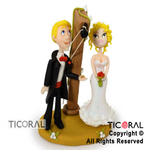 ADORNO PAREJA NOVIOS EN HORCA A. PORCELANA FRIA x 1